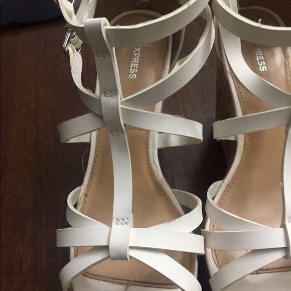 2 express sandals black and white in great shape - Picture 7 of 8